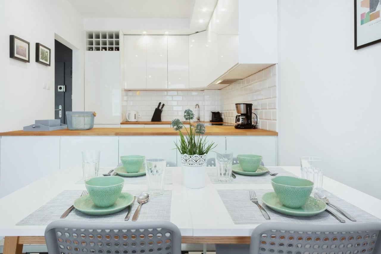 Apartments Warsaw Zelazna By Noclegi Renters Екстериор снимка